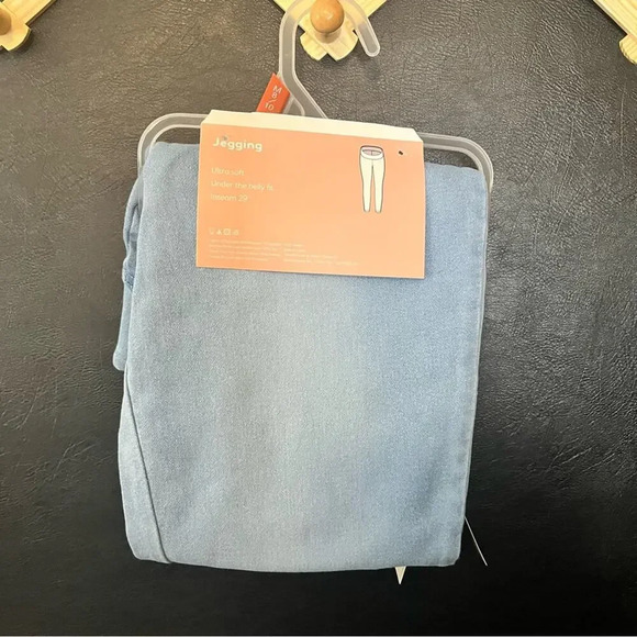 Destination‎ Maternity Jeggings Size Medium - Picture 2 of 5